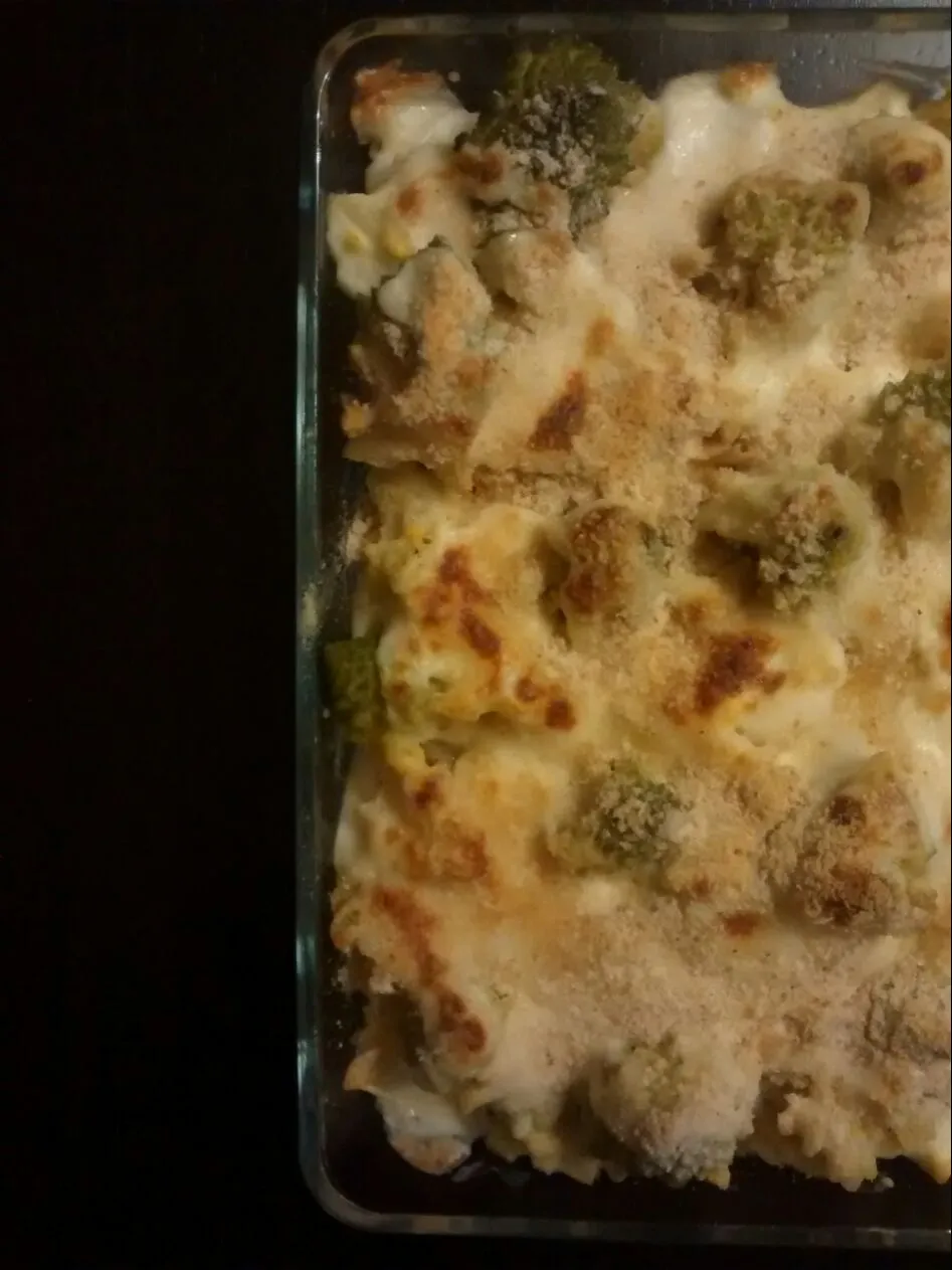 Snapdishの料理写真:Pasta al forno con broccoli romaneschi (ロマネスコのグラタン)|小鍋 (pentolina)さん