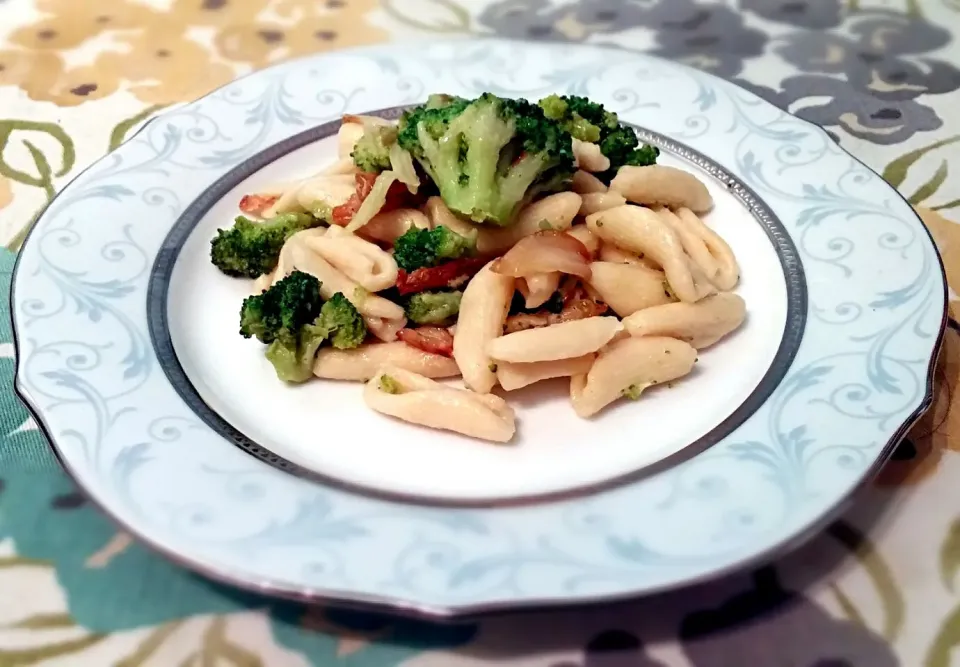 10 minute Broccoli and Cavatelli|Ricky Caratozzoloさん