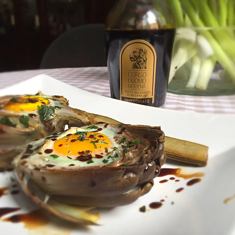 Snapdishの料理写真:Baked artichokes, eggs and balsamic vinegar aged in wood barrels.|laura giardinaさん