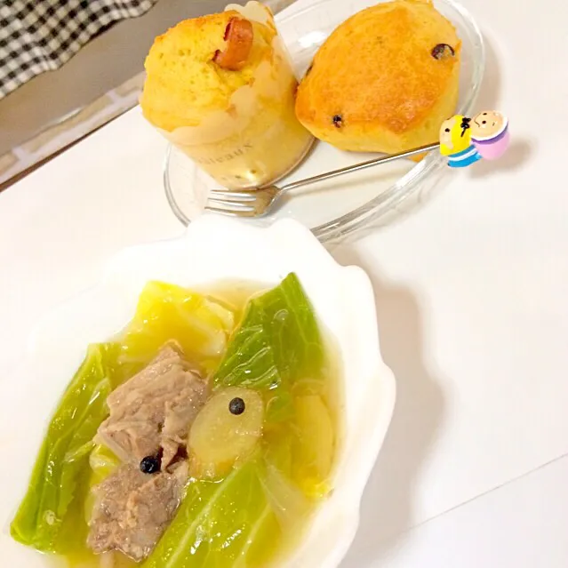 糖質制限⑅︎◡̈︎*牛肉のスープ¨̮♡︎ニラガと大豆粉マフィン|もえかなやんさん