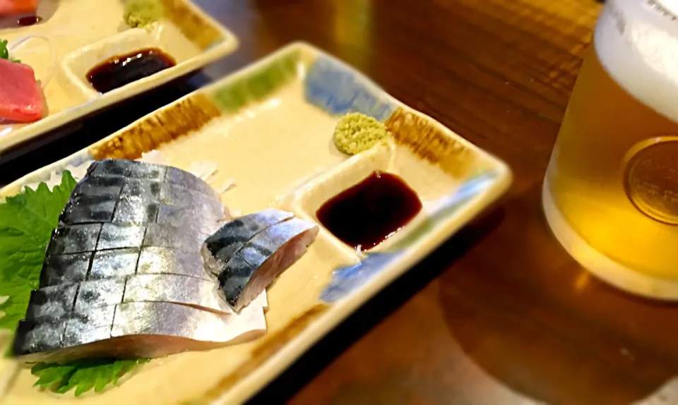 昨夜の一軒目 「鯖きずし & マグロ」で始まりました。
  <立ち呑 ”西口酒店”>|muutさん