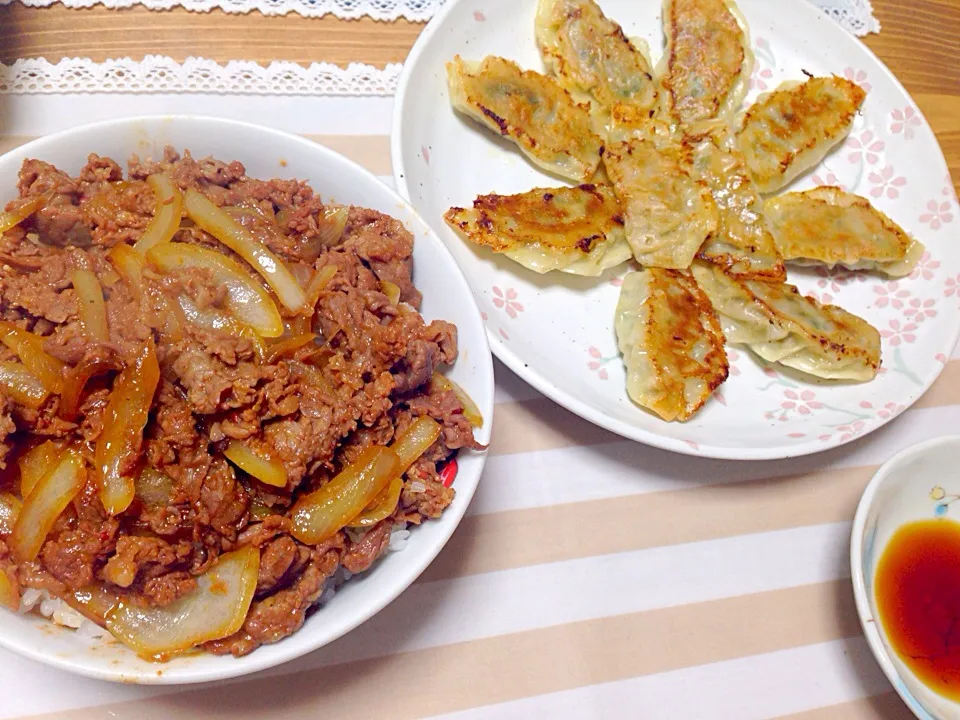 焼肉丼、ぎょうざ|りぃさん