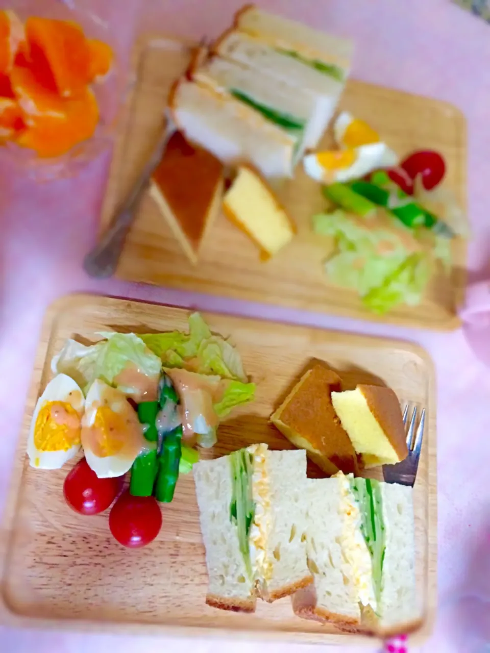 Snapdishの料理写真:朝食❤️58kcalのミルクケーキが１個つきました。みかんのはるみがデザートで１個。ヨーグルト50グラムにマービージャム入り。ブラックコーヒー(ノンカフェイン)
かなり贅沢✨カロリーもバッチリ考えてます。|ナタママさん