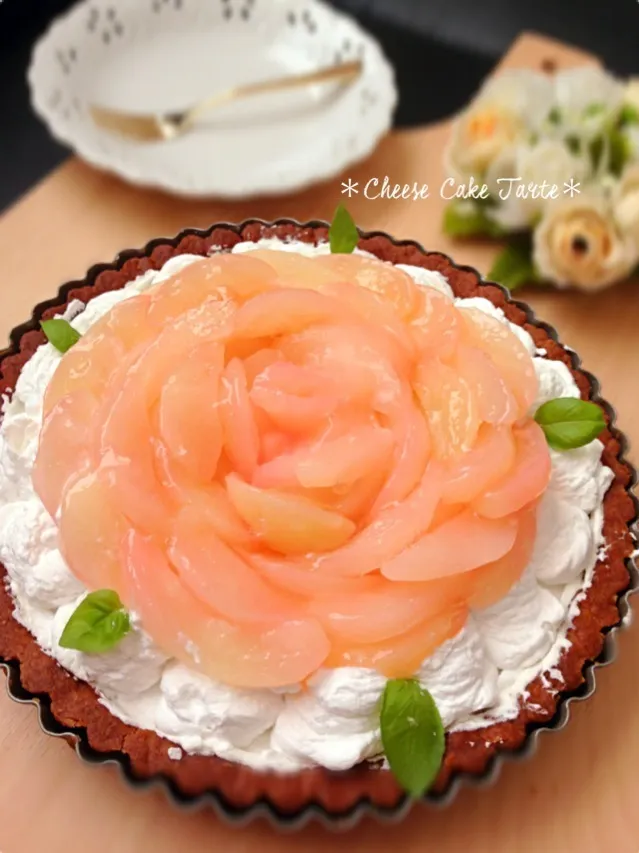 チーズケーキ♡桃缶で薔薇の花デコしました|さやかさん