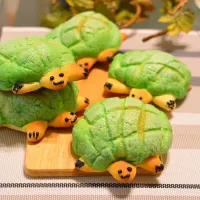 Snapdishの料理写真:かめのメロンパン。かわいくて、おいしいパンなのです。🐢🐢🐢🐢🐢 Turtle Melon Bread ❤️😉