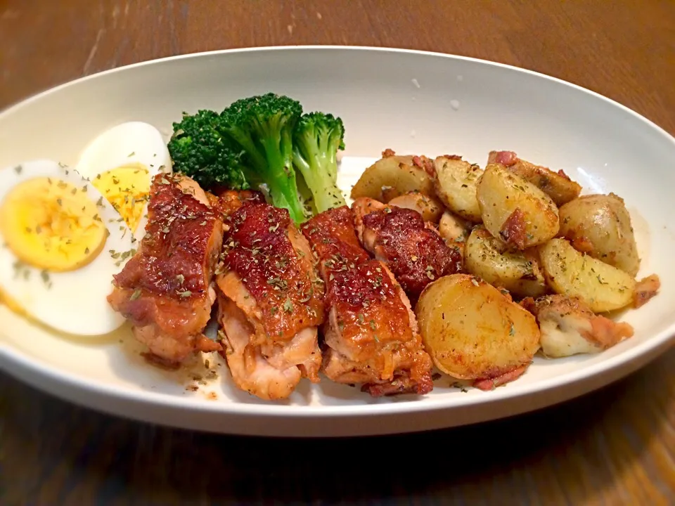 照り焼きチキンとアンチョビガーリックポテト Teriyaki chicken and anchovy garlic potato|Hiroさん