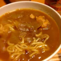 Snapdishの料理写真:マサラカレー2日目ラーメン
（スープはコンソメ）|むうさん