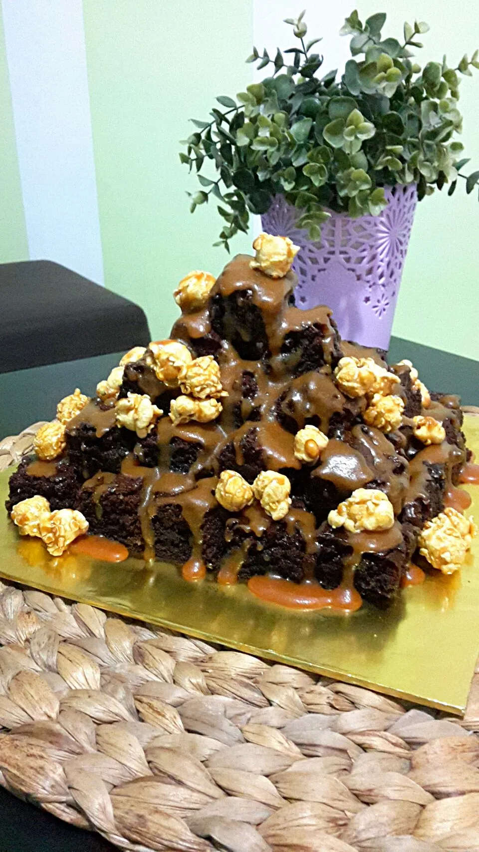 Brownies tower with caramel popcorn|Shazrin Yazidさん