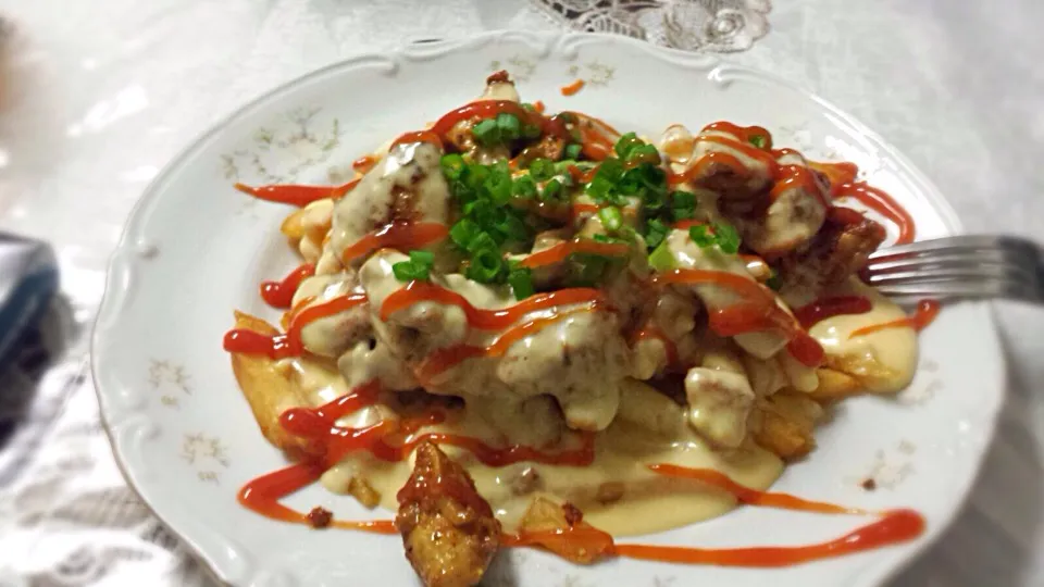 My version of chicken cheesy poutine|CookingWithLoveさん