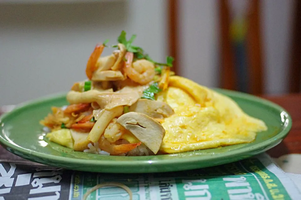 ข้าวไข่ลาวายำกุ้ง|Looknam Tanapornさん