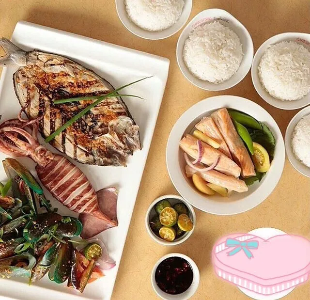 Grill Fish, squid and shellfish with Kamansi and Rice|Food Gardenさん