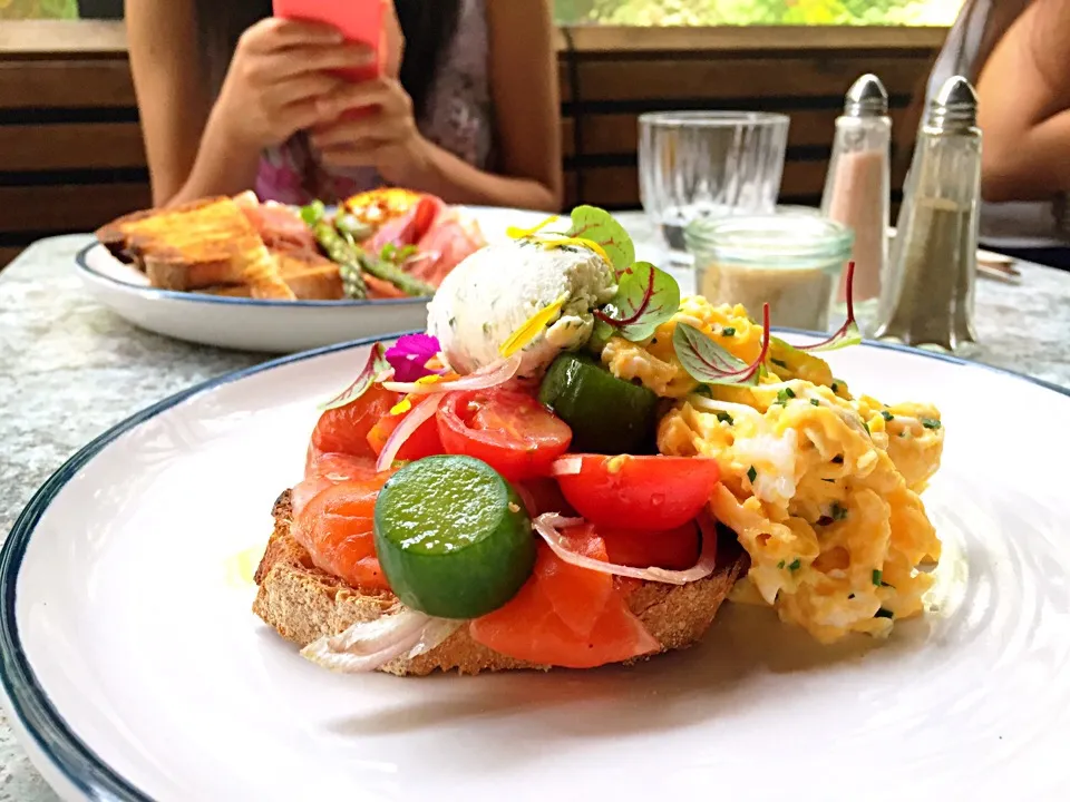 House Cured Ocean Trout 🍴🐟🍅|NakaMinaさん