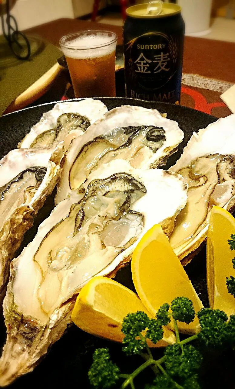 殻牡蠣🐚広島産❗金麦で🍺😋|ナムナムさん