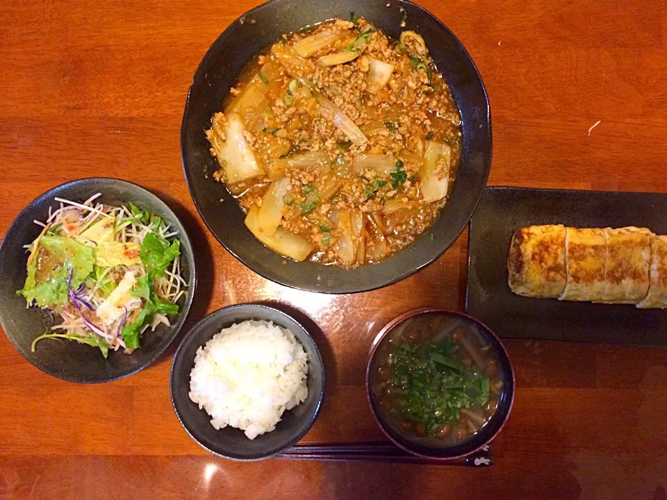 昨日の残りの白菜麻婆
なめことミョウガの味噌汁
だし巻き玉子|ちーぽんさん