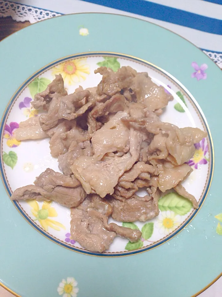 Snapdishの料理写真:豚肉めんつゆマヨにんにく炒め|りぃさん