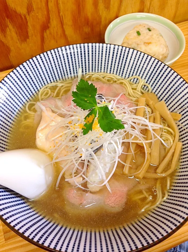 Snapdishの料理写真:限定『四季麺パート1』鰆と春告魚の中華そば（鰆とからすみのおにぎり付き）@中華そば よしかわ（北上尾）|Kazuya Miyukiさん