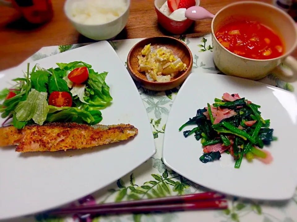 ☆鮭のチーズパン粉焼き
☆ほうれん草とベーコンのバター炒め
☆白菜のマヨサラダ
☆ミネストローネ
☆ヨーグルトケーキ|なべちゃんさん