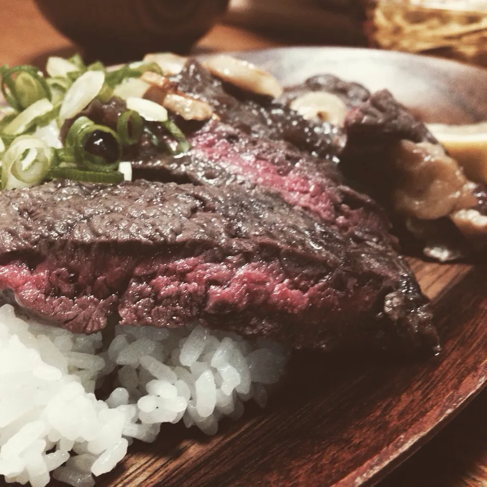 Snapdishの料理写真:ステーキ丼|Imanaka Yukikoさん