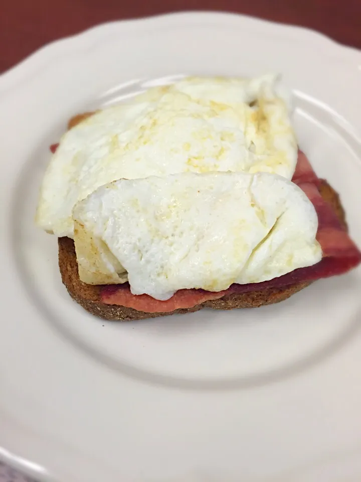 Breakfast - Egg white and Turkey bacon on Ezekiel bread|dee oさん