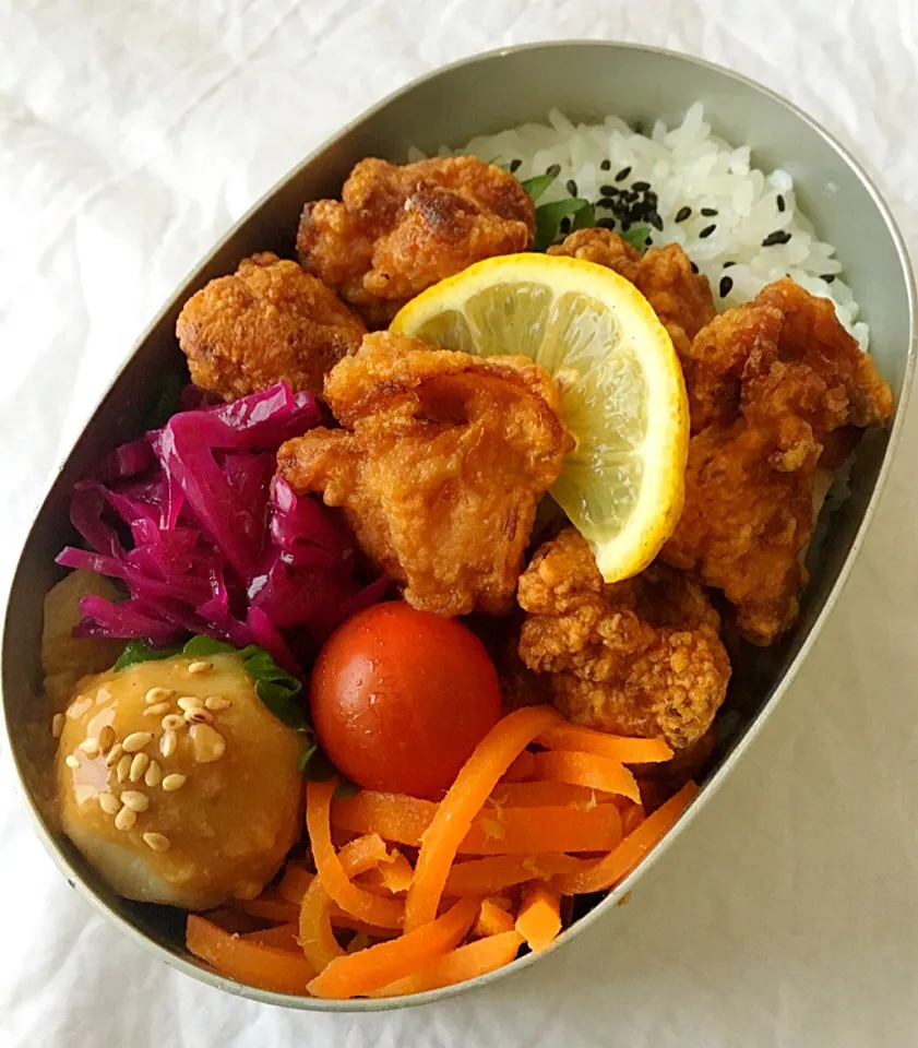 Snapdishの料理写真:娘弁当🌸冷めてもおいしい咲きちゃんのザンギ♡|あや4519さん