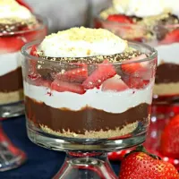 Strawberry S'more Parfait #Dessert #Gelatinas/Puddings|Melissa Crenshaw Lladoさん