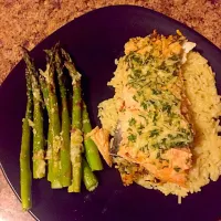 Parmesan herb crusted salmon with roasted asparagus|Athenaさん