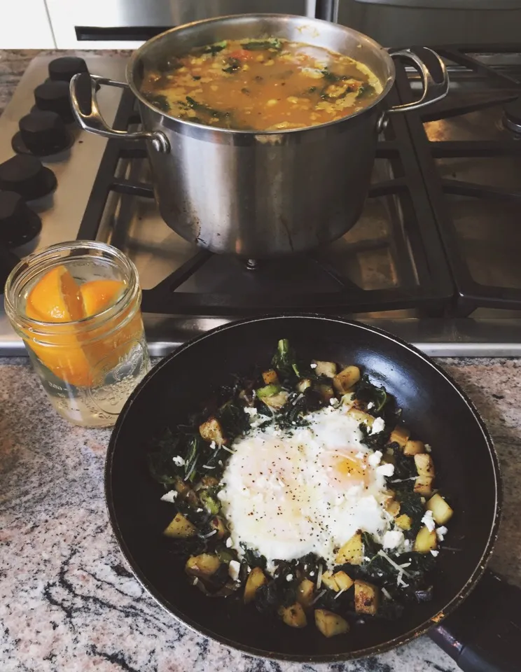 Kale Vegetable Tomato Soup + Zucchini Potato Hash with Eggs|Phoebeさん