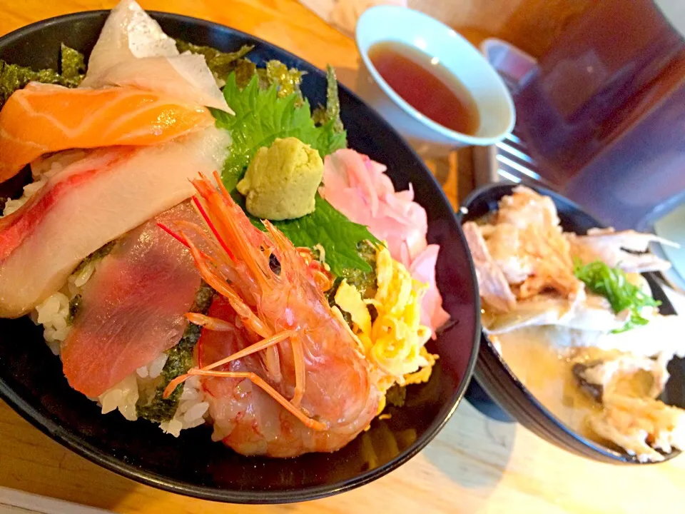 Snapdishの料理写真:海鮮丼 in 天満|ひでちんさん