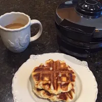 Snapdishの料理写真:Liege Belgian Waffles + Coffee|Phoebeさん