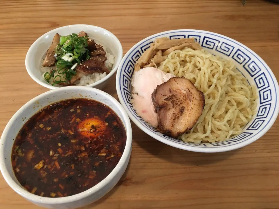 激辛つけ麺(中盛、太麺、辛さup:ハバネロ＋5種の香辛料)＋炙りちゃーしゅーめし|マロさん