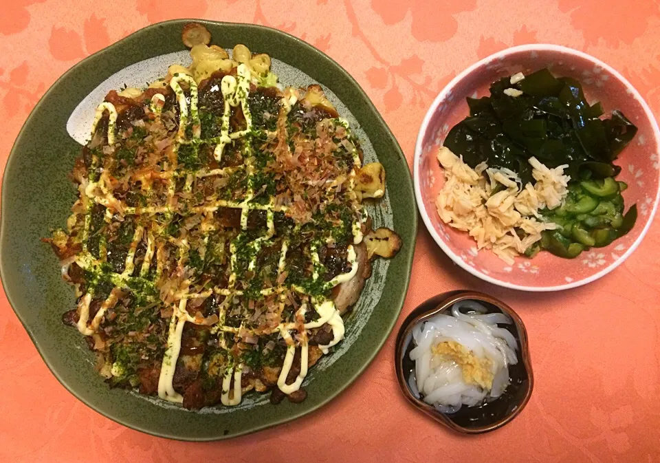 お好み焼き ホタテきゅうりワカメの酢の物 イカソーメン|Junko Tominagaさん