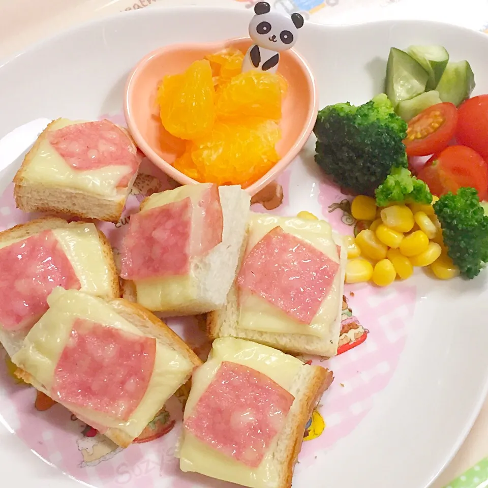 Snapdishの料理写真:息子ごはんBreakfast|Isn Riannさん