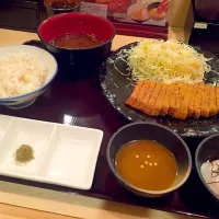 牛カツ❤️

京都きたからには食べたかったんだな😂

いただきます|わたしさん