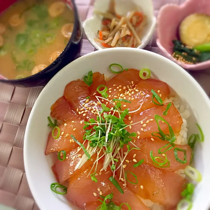 2016/02/20 漬けマグロ丼と昨日の残り物(*´∀`*)|愛華さん