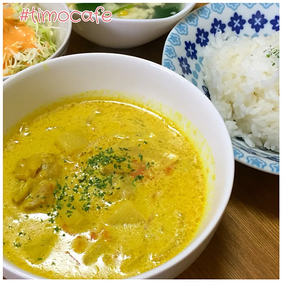 バターチキンカレー◎
お店の子に作り方ザックリ聞いて、なんとか再現。クリーミーで美味しい♡|ちもこさん