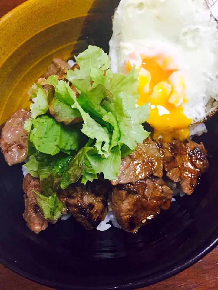 Snapdishの料理写真:エッグ焼肉丼|あいりんごさん