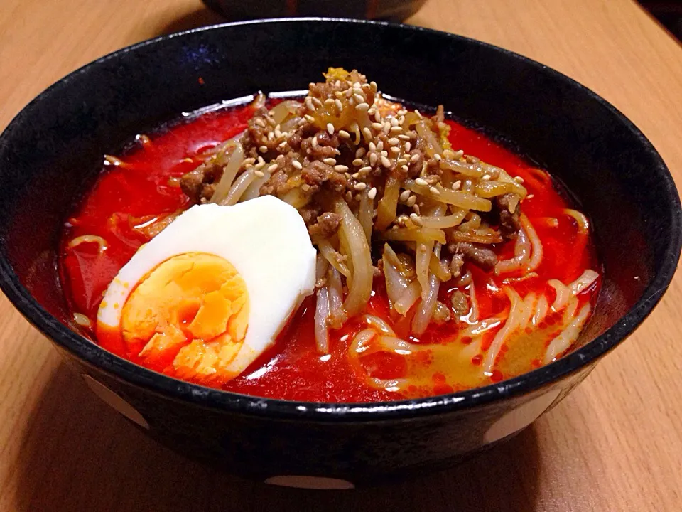 仙台辛味噌ラーメン こんなに赤いとは、、|こんこんさん