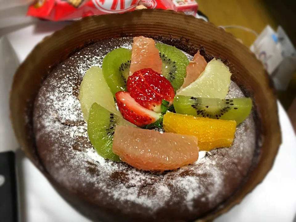 Snapdishの料理写真:簡単にできるガトーショコラです。
温めたままにチョコを保つのがポイント！|なおさん