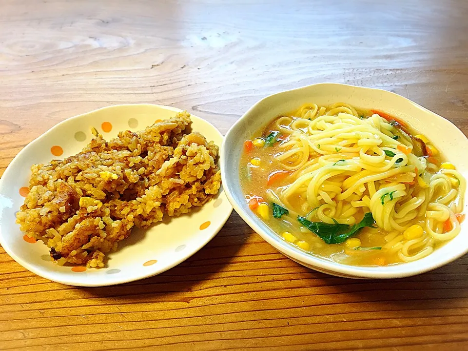 ラーメンと昨日のカレーを使ってカレーチャーハンにしてみた。ウスターソース、中華スープの素、醤油、卵、カレー粉、チーズ。|pepiさん