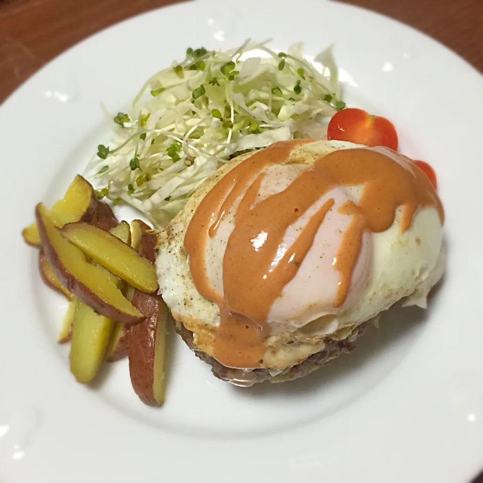 ハンバーグプレート
目玉焼きのせ^ ^💕|まるちゃんさん