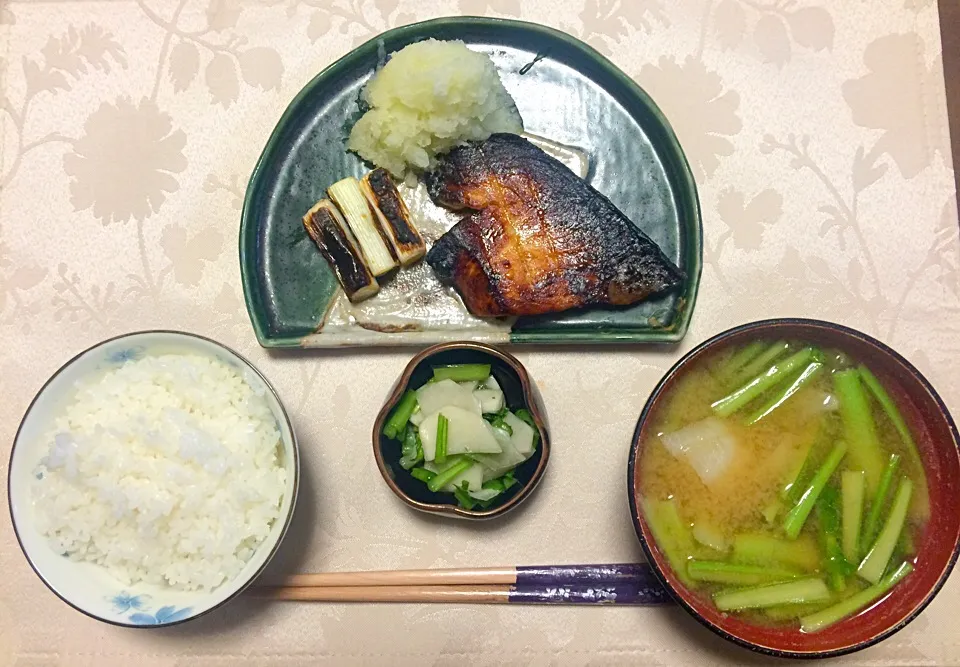 ぶり照り焼き 蕪の味噌汁|Junko Tominagaさん