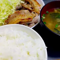 豚肉塩ダレ炒め定食～旦那作|ぎんままさん