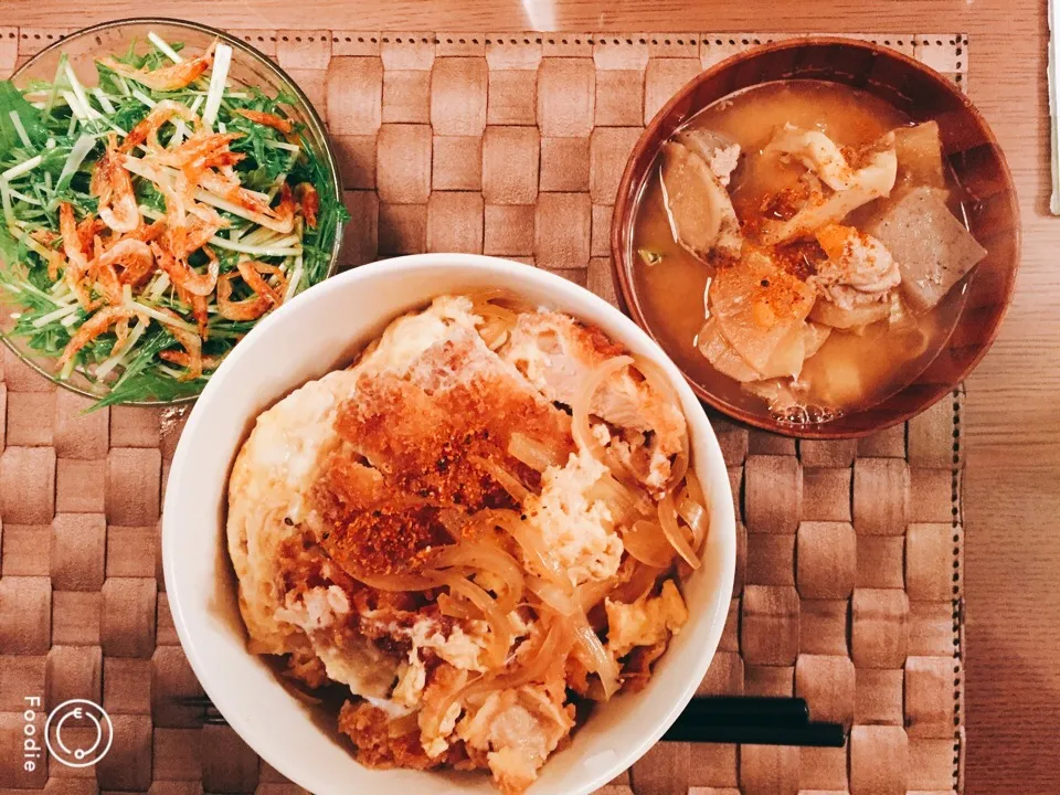 カツ丼、豚汁、水菜のサラダ|taka-chanさん