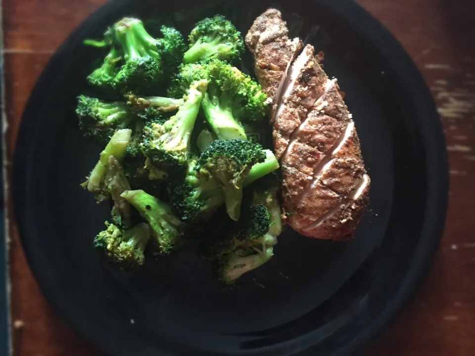 Broccoli and pepper-crusted chicken|dee oさん