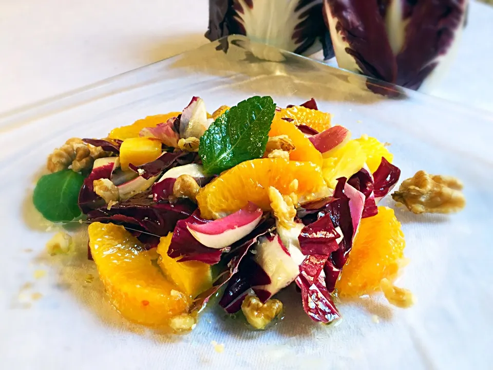 Radicchio salad with orange, pineapple & pecorino cheese|laura giardinaさん