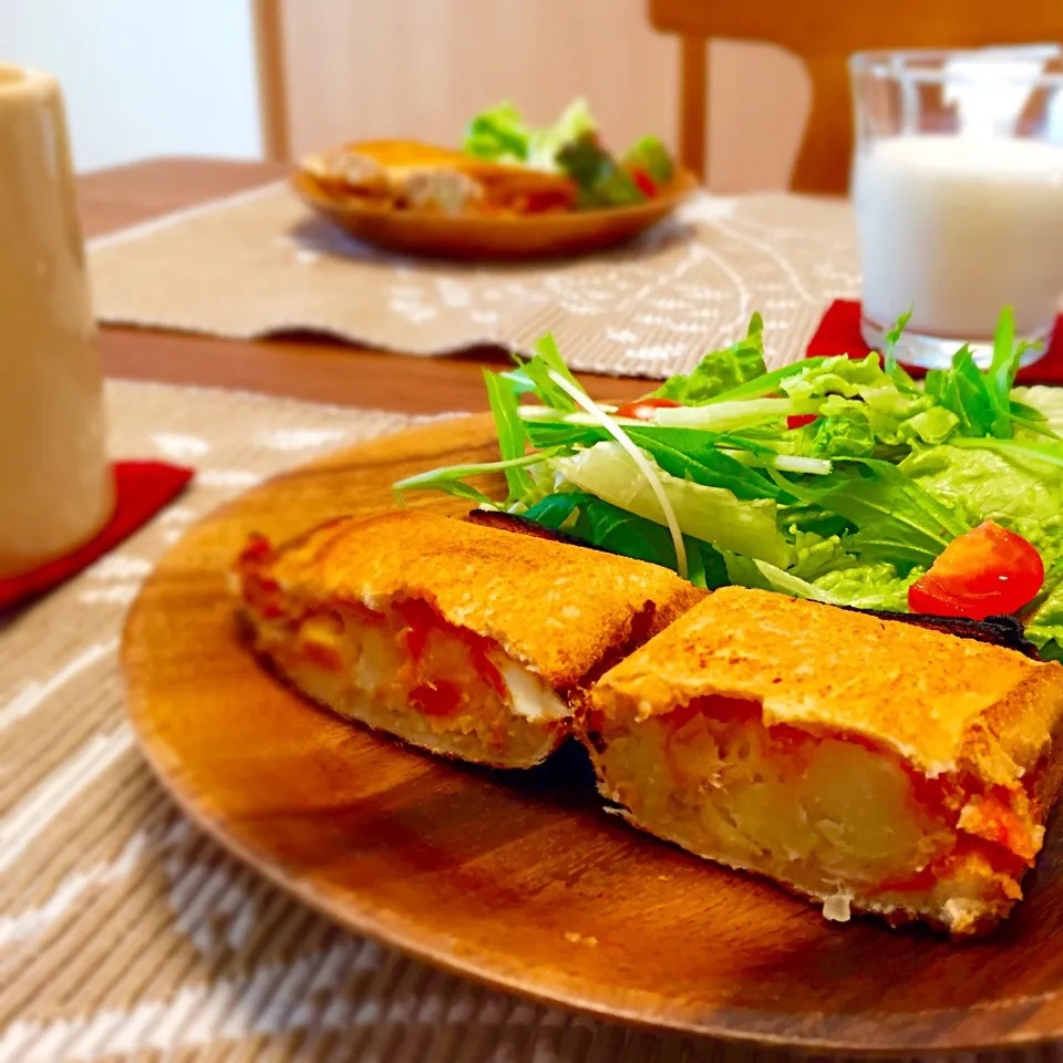 休日遅め、朝ごはん☆ホットサンド|あさこさん