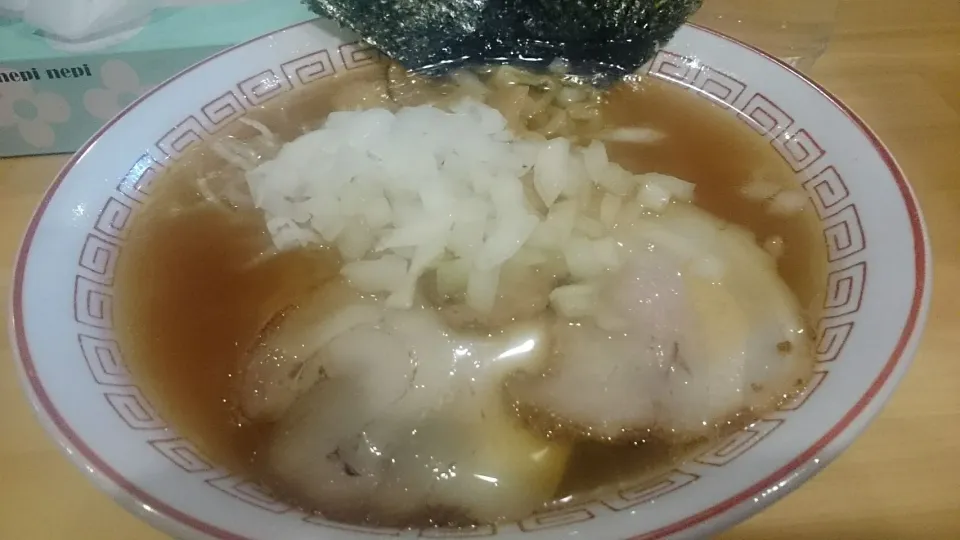 Snapdishの料理写真:喜多方食堂 麺や玄 十条店の蔵出し醤油ラーメンすっきり(背油・玉ねぎ無し) +玉ねぎ ＠十条、東十条16020|大脇さん