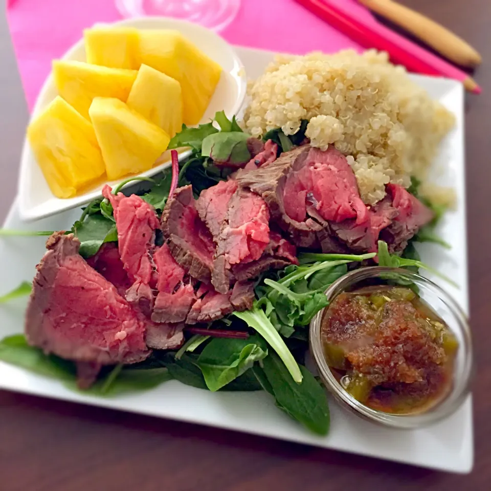 ローストビーフとキヌアでワンプレートランチ💛|カナ☆デップさん