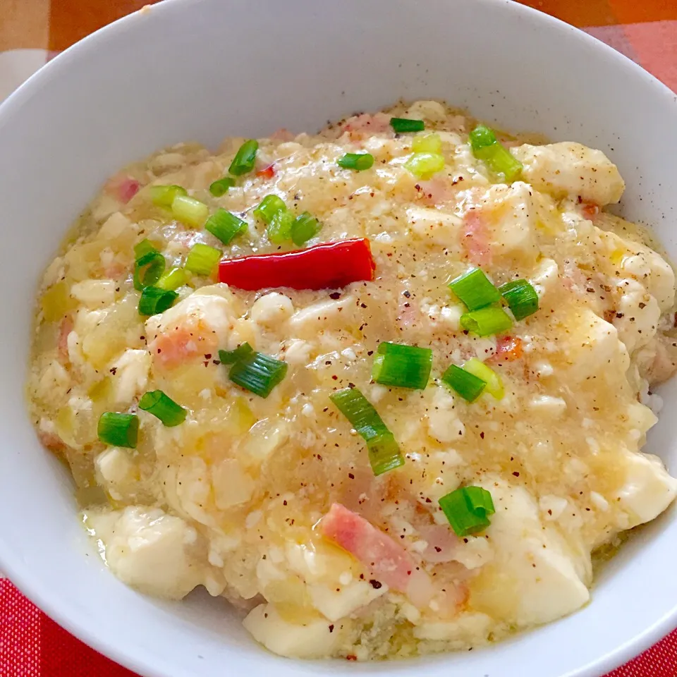 豆腐のペペロンチーノ風ふわトロ丼|カウンター嬢さん