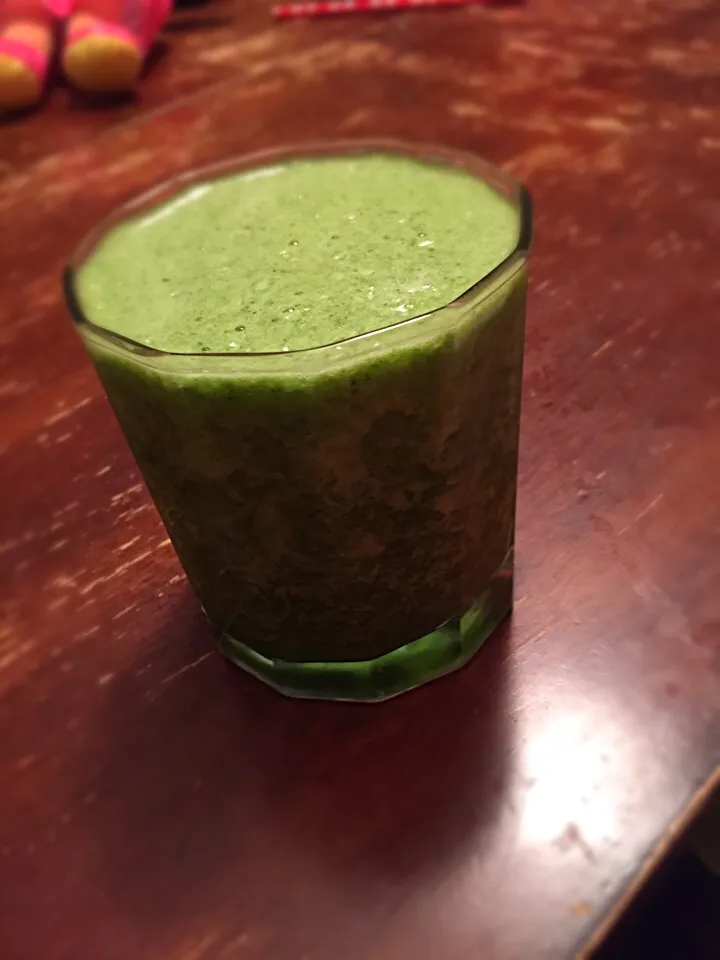 Spinach and pineapple smoothie|dee oさん